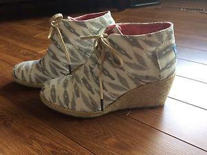 TOMS Wedge Shoes