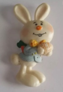 Wanted: LOOKING TO BUY THIS AVON PIN -RABBIT