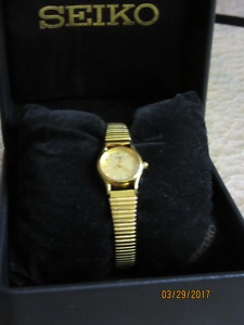 Women's Gold Seiko Quartz Watch