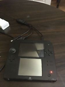 2DS WITH CHARGER AND POKEMON SUN