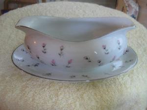 BEAUTIFUL OLD VINTAGE CHINA GRAVY BOAT WITH ATTACHED SAUCER