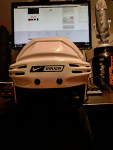 Bauer  Hockey Helmet *Mint*