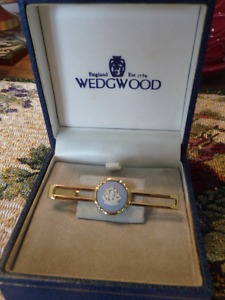 Beautiful Large Gold Men's Tie Clip With Wedgwood Plaque
