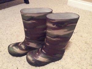 Boys size 10 Rubber Boots