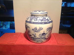 Vintage Chinese Ceramic Blue & White Ginger Jar Pot with Lid