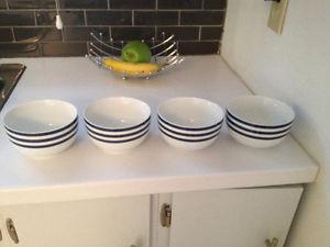 2 sets of bowls $5 percect condition