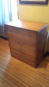 4 Drawer Dresser In Good Condition