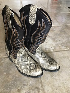 Boy's Simulated Snake Skin Cowboy Boots Size 1