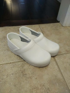 Brand new dansko professional nursing shoes