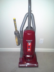 Eureka Stand Up Vacuum (pick up downtown)