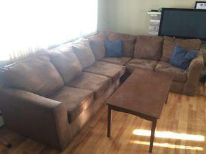 Extremely comfy Sectional/L-Couch