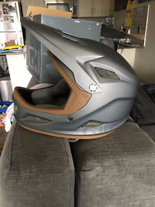 GIRO Cypher Helmet - BRAND NEW