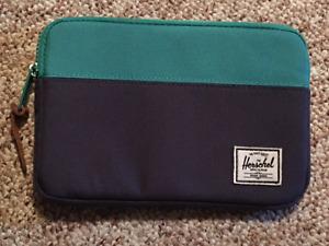 Genuine Herschel Anchor Sleeve for tablets or others