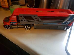 Hot wheelz semi turbo launcher like new