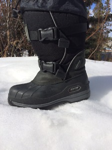 IMPACT BAFFIN BOOTS FOR WOMEN SIZE 6