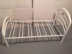 Junior child's bed