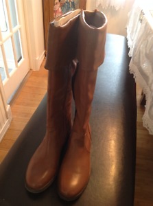 Ladies New Boots Size 8