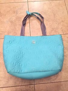 Large Lululemon tote -- in mint condition!