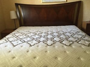 MOVING OUT SALE KING SIZE BED SLIGHTLY USED MATTRESS WITH