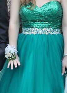 "Mermaid Green" Prom Dress
