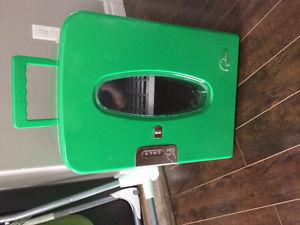 Mini hot/cold fridge with adapter for sale!