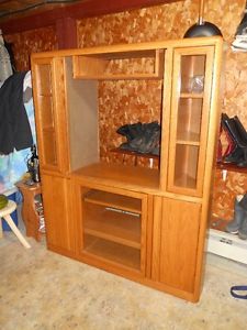 Oak (veneer) TV and component cabinet