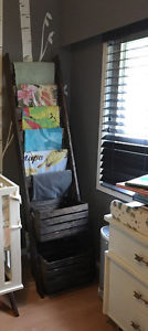 Quilt ladder with storage