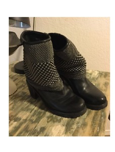 Unique Motorcycle style boot