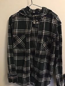 Wanted: Women's Garage hooded flannel