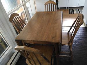 oak dining table and 4 chairs...