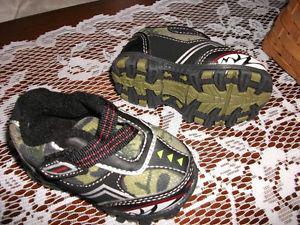 Baby boys sneakers size 2, like new
