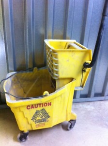 COMMERCIAL JANITOR MOP PAIL