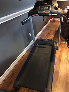 Horizon treadmill with built in trainer and power incline