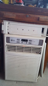 LG Vertical Window-Type Air Conditioner