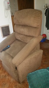 Lazyboy power lift /recliner chair