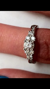 18KT white gold engagement ring