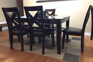 5 CHAIR DINING ROOM TABLE