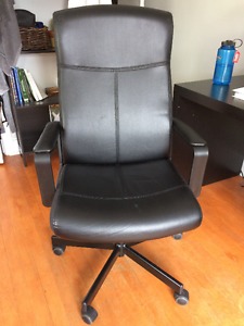 COMFORTABLE COMPUTER CHAIR / OFFICE CHAIR