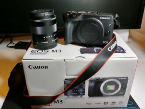 Canon Eos M3 w/ Lens Kit