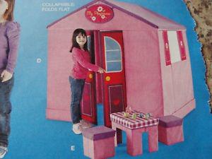 Collapsible Playhouse - French and english