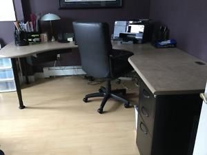 Contemporary office desk