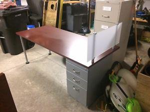 Desk for Sale (Delivery included)