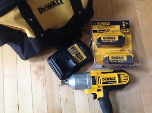 Dewalt 1/2 inch drive Impact wrench with 2 4ah battery and