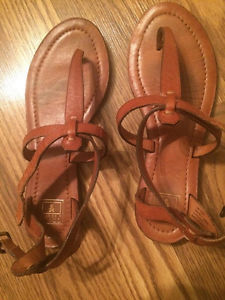 Frye Rachel T cognac brown leather sandals - Size 7