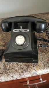 OLD Telephone w/Hand Crank
