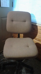 Rolling chair