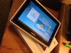 Samsung Tablet 8.9 LTE excellent condition.. low mileage