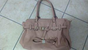 Spring oversize purse. Only used once. Comes with a long