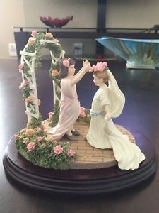 Tricia Romance figurine "Garden Wedding"