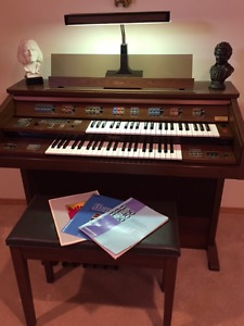 Yamaha Electone FE40 Keyboard showroom condition